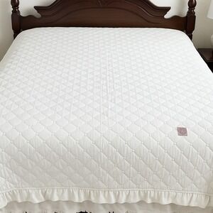 BCBGeneration Cream Ruffle Quilted 1 Throw Blanket‎ & 1 Pillowcase Polyester